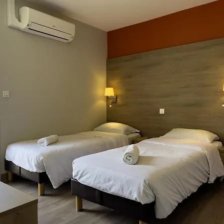 Grande Maison Adaptee Casa de Férias *